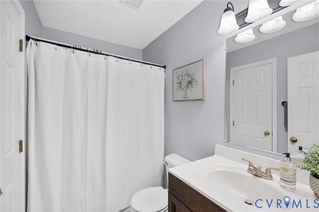 10900 Old Cheshire Ln, Chester, VA 23831
