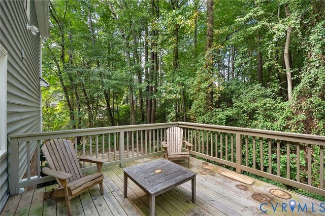 10900 Old Cheshire Ln, Chester, VA 23831