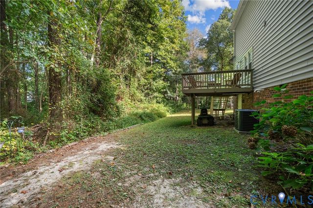 10900 Old Cheshire Ln, Chester, VA 23831