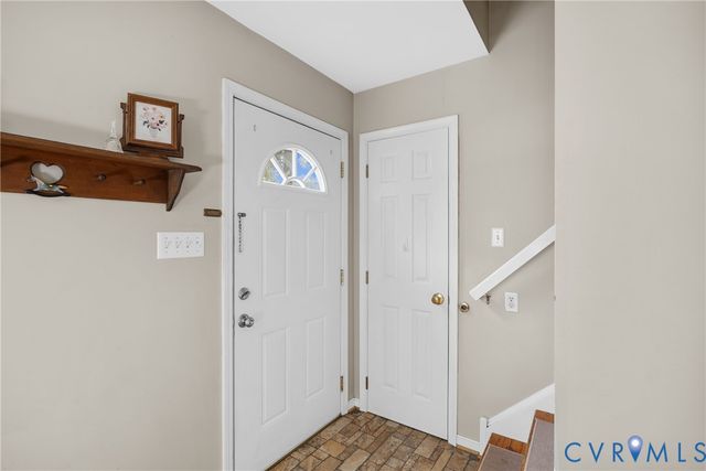 10900 Old Cheshire Ln, Chester, VA 23831