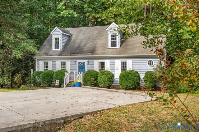 10900 Old Cheshire Ln, Chester, VA 23831