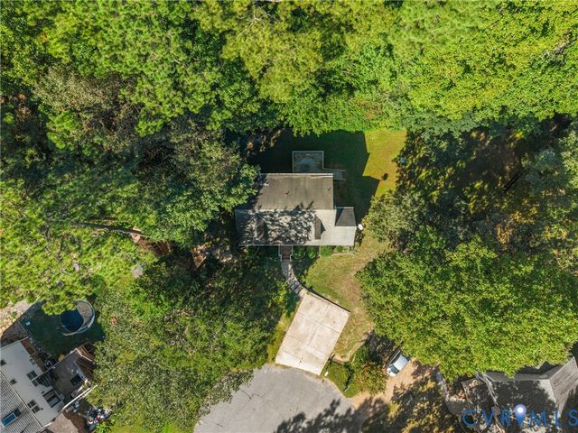 10900 Old Cheshire Ln, Chester, VA 23831