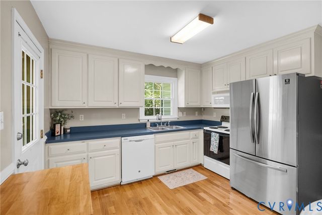 10900 Old Cheshire Ln, Chester, VA 23831