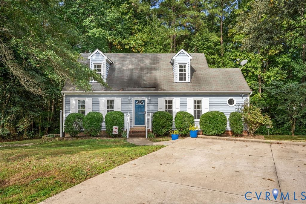 10900 Old Cheshire Ln, Chester, VA 23831