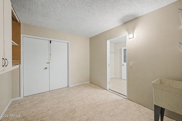 10129 W PINE SPRINGS Drive, Sun City, AZ 85373