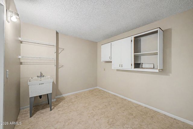 10129 W PINE SPRINGS Drive, Sun City, AZ 85373