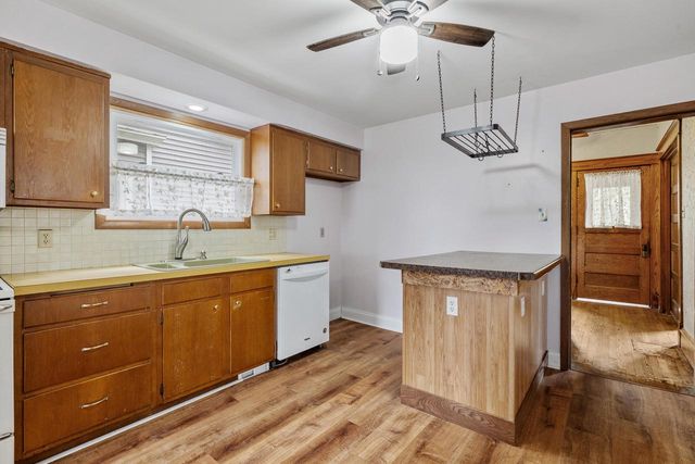 2122 N 8th STREET, Sheboygan, WI 53081