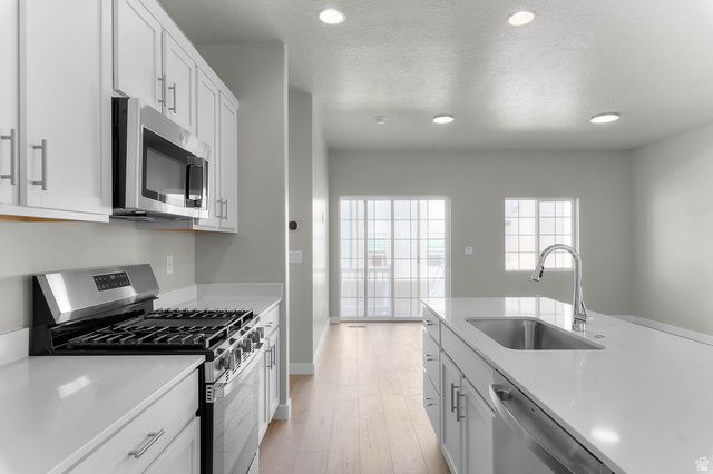 8861 S SMOKY HOLLOW RD, West Jordan, UT 84081