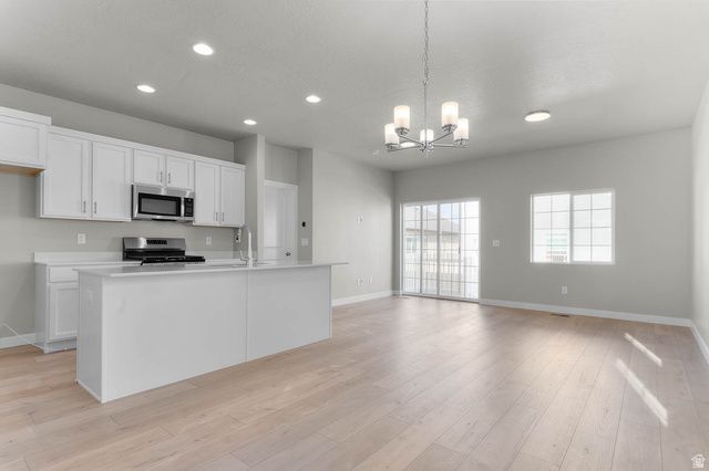 8861 S SMOKY HOLLOW RD, West Jordan, UT 84081
