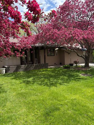 6591 Manchester Lane, Eden Prairie, MN 55346