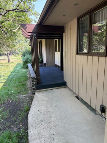 6591 Manchester Lane, Eden Prairie, MN 55346