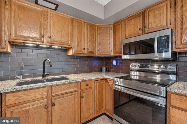 1061 YORK RD, Dillsburg, PA 17019
