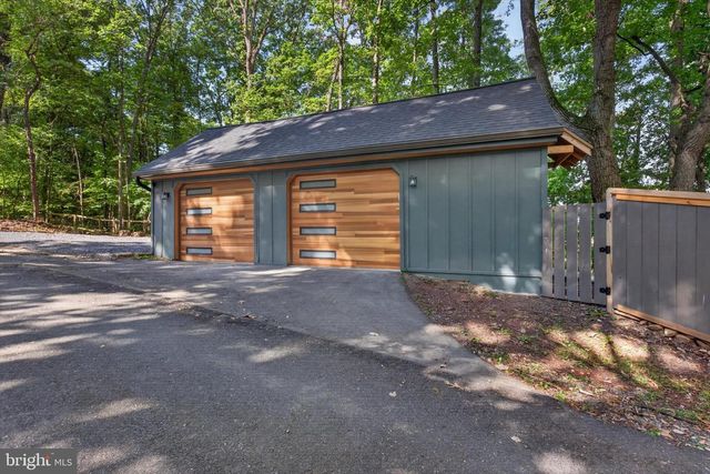 1061 YORK RD, Dillsburg, PA 17019