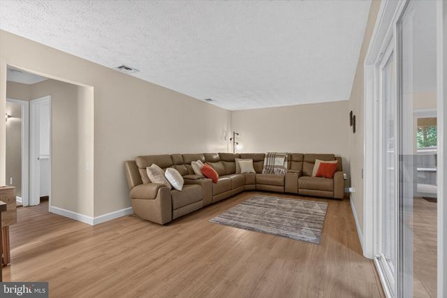 1061 YORK RD, Dillsburg, PA 17019