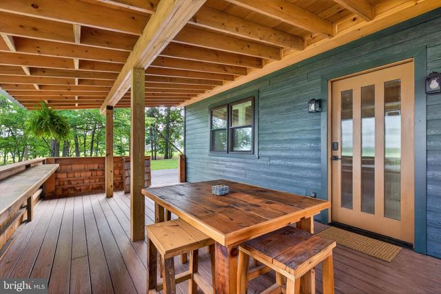 1061 YORK RD, Dillsburg, PA 17019