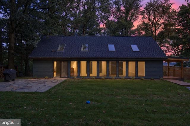 1061 YORK RD, Dillsburg, PA 17019