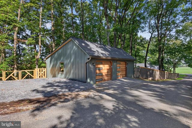 1061 YORK RD, Dillsburg, PA 17019