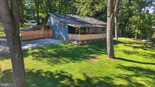 1061 YORK RD, Dillsburg, PA 17019