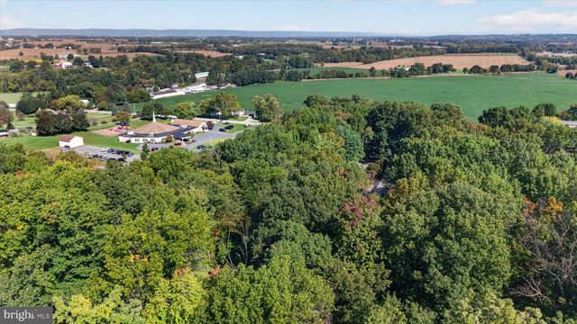 1061 YORK RD, Dillsburg, PA 17019