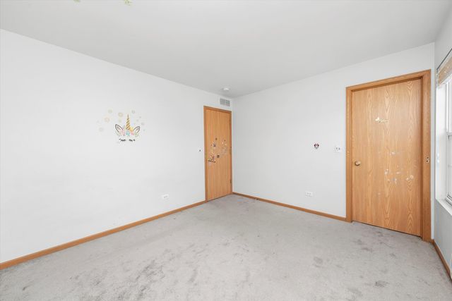 923 E SAVANNAH Drive, Romeoville, IL 60446