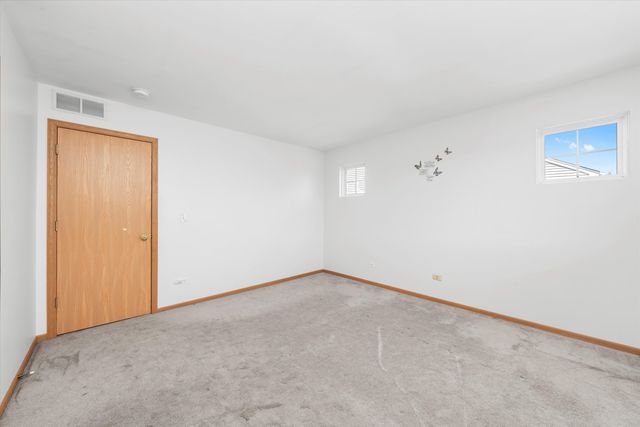 923 E SAVANNAH Drive, Romeoville, IL 60446