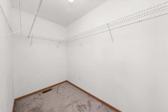 923 E SAVANNAH Drive, Romeoville, IL 60446