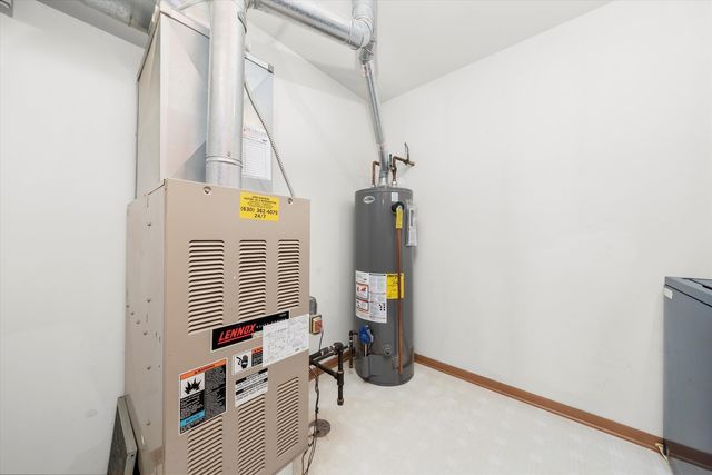 923 E SAVANNAH Drive, Romeoville, IL 60446