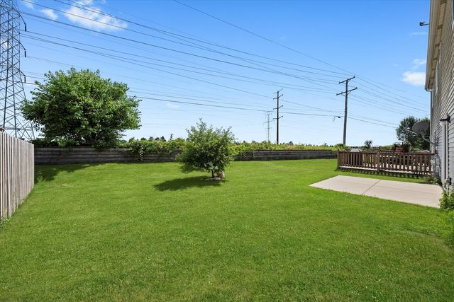 923 E SAVANNAH Drive, Romeoville, IL 60446