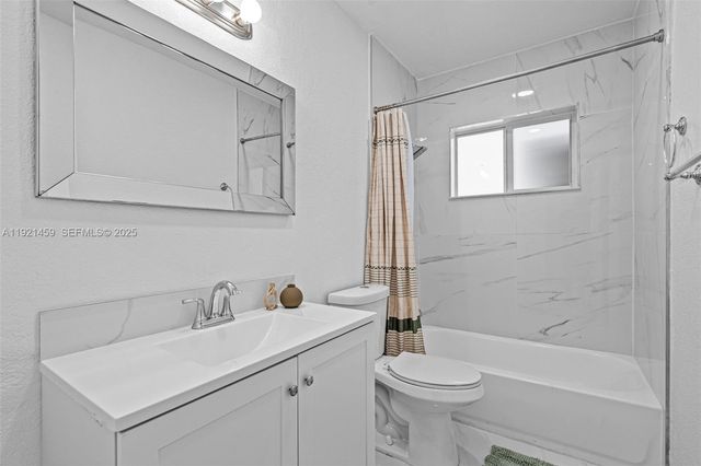 3220 NW 4th Ct, Lauderhill, FL 33311