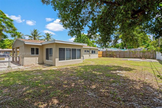 3220 NW 4th Ct, Lauderhill, FL 33311