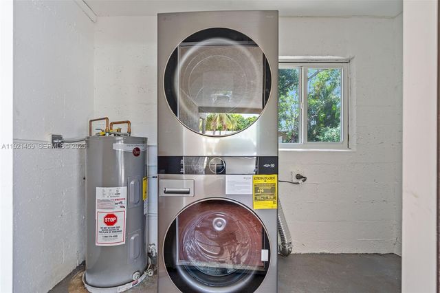 3220 NW 4th Ct, Lauderhill, FL 33311