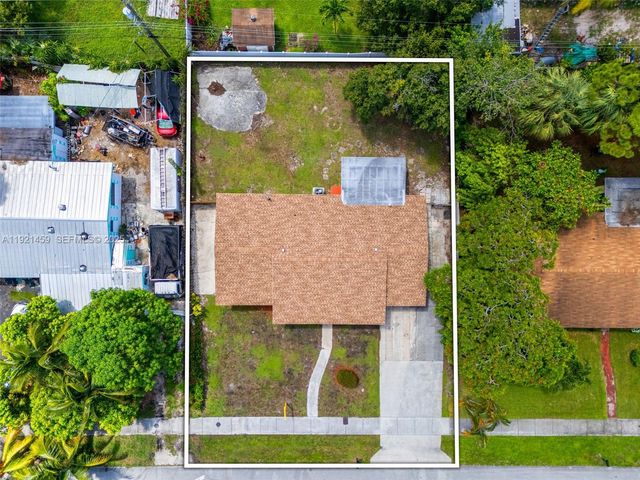 3220 NW 4th Ct, Lauderhill, FL 33311