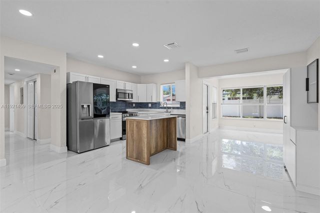 3220 NW 4th Ct, Lauderhill, FL 33311