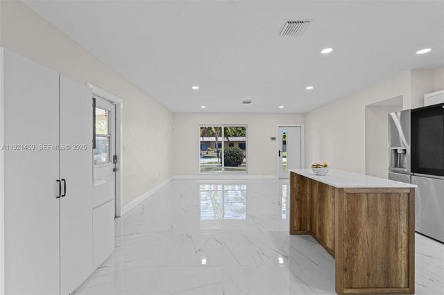 3220 NW 4th Ct, Lauderhill, FL 33311