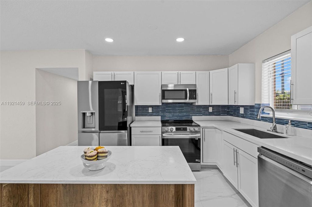 3220 NW 4th Ct, Lauderhill, FL 33311