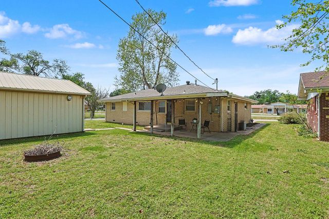 800 N Friend St, Belle Plaine, KS 67013