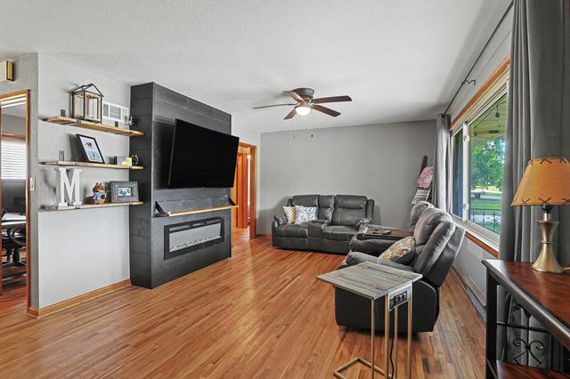 800 N Friend St, Belle Plaine, KS 67013