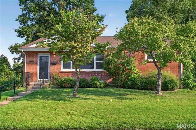 8561 Everett Avenue, St Louis, MO 63117