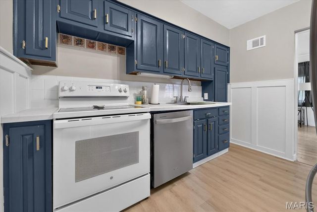 8561 Everett Avenue, St Louis, MO 63117