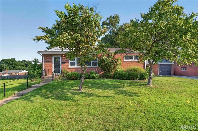 8561 Everett Avenue, St Louis, MO 63117