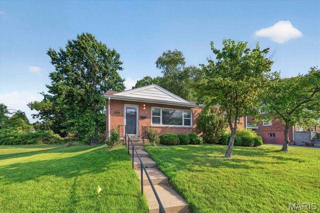 8561 Everett Avenue, St Louis, MO 63117