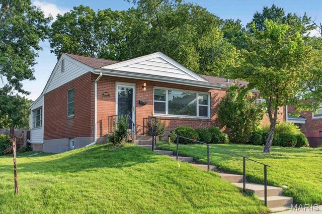 8561 Everett Avenue, St Louis, MO 63117