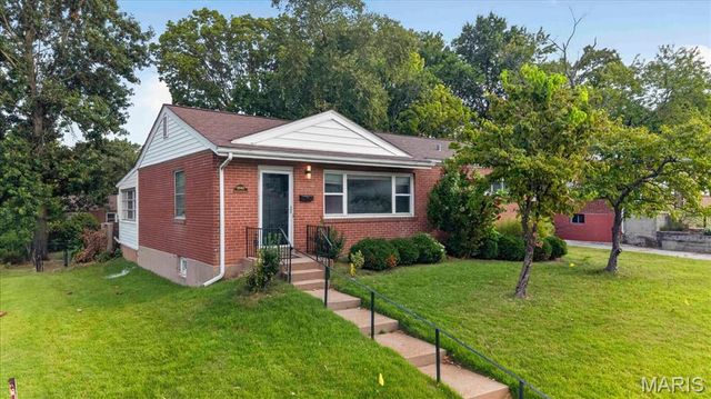 8561 Everett Avenue, St Louis, MO 63117
