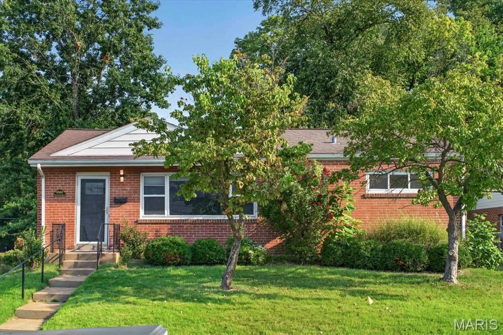 8561 Everett Avenue, St Louis, MO 63117