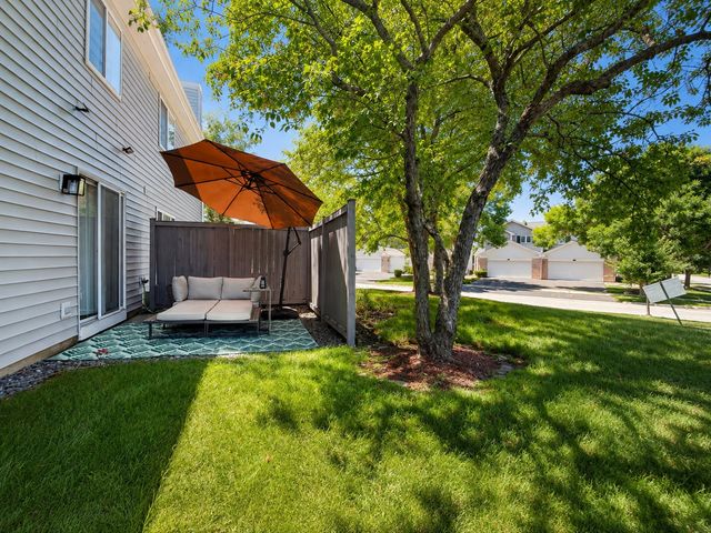 900 Ashley Court, Westmont, IL 60559