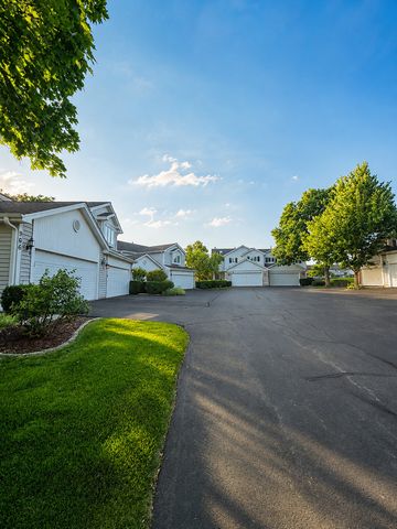900 Ashley Court, Westmont, IL 60559