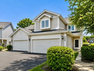 900 Ashley Court, Westmont, IL 60559