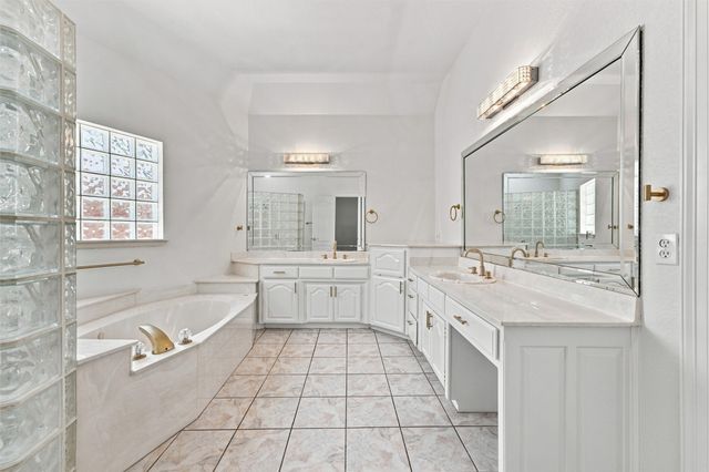 4 Amen Corner Court, Mansfield, TX 76063