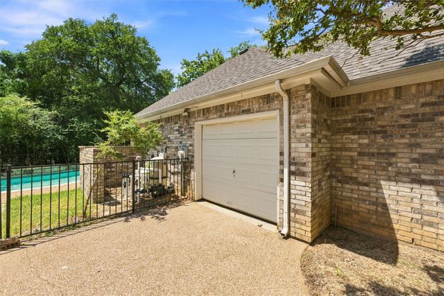 4 Amen Corner Court, Mansfield, TX 76063