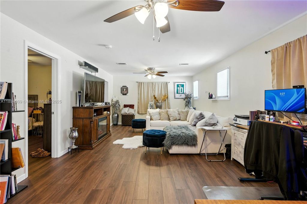 702 50th St 1, West Palm Beach, FL 33407